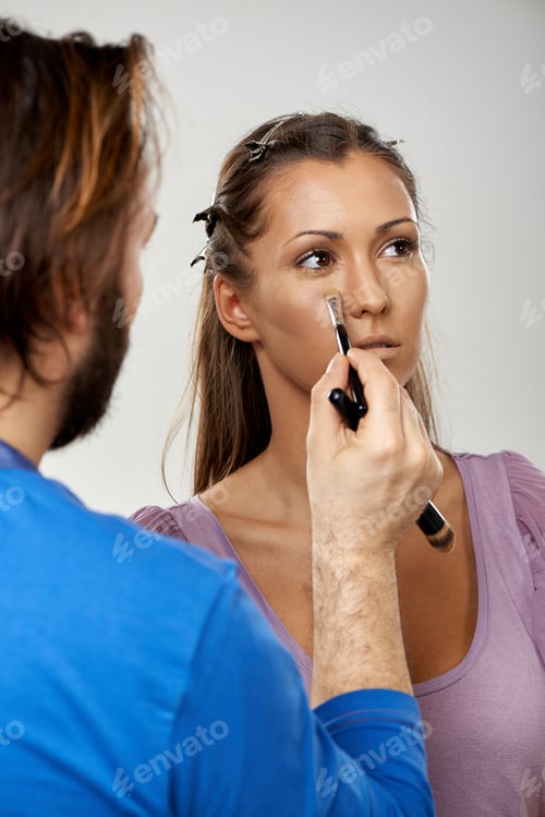 Preview: Makeup Artis Applying Makeup
