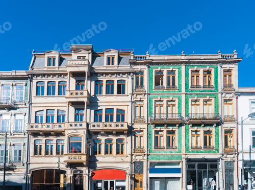 Preview: Portugal, Porto, Colorful apartment buildings