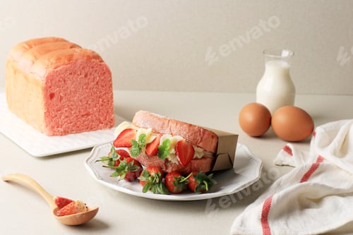 Preview: Korean Pink Bread SAndwich with Cream and Fresh Strawberry