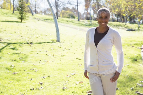 Preview: Mature woman, Hahn Park, Los Angeles, California, USA
