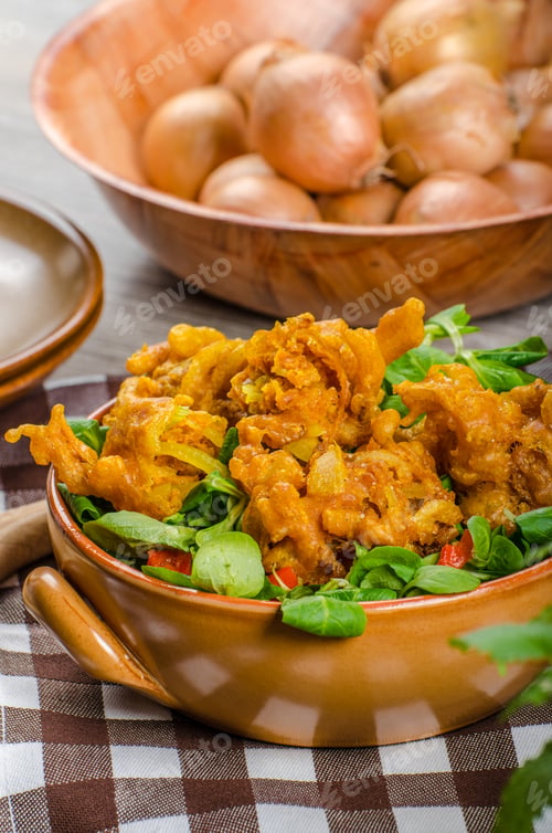 Preview: Crispy onion bhajis