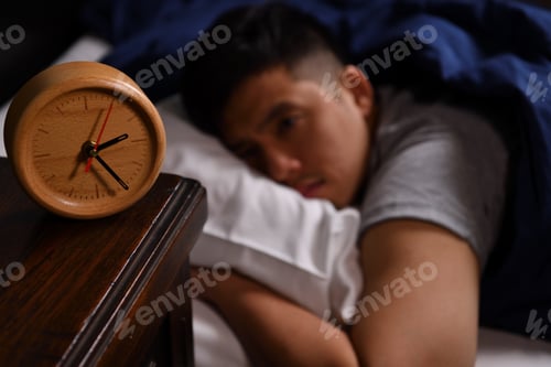 Preview: Man insomnia