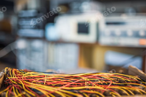 Preview: Bundle of cut thin wires with color connections