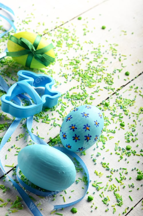 Preview: Coockie cutter in shape of easter bunny with painted eggs on whi