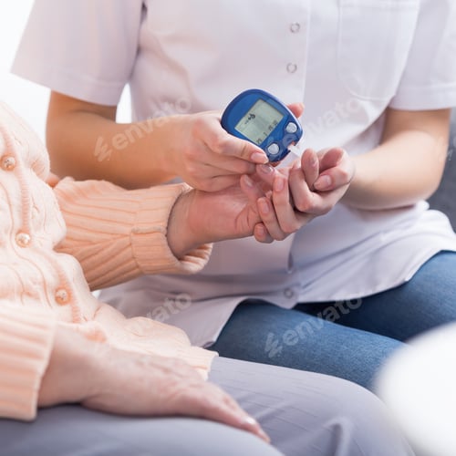 Preview: Nurse checking blood sugar level