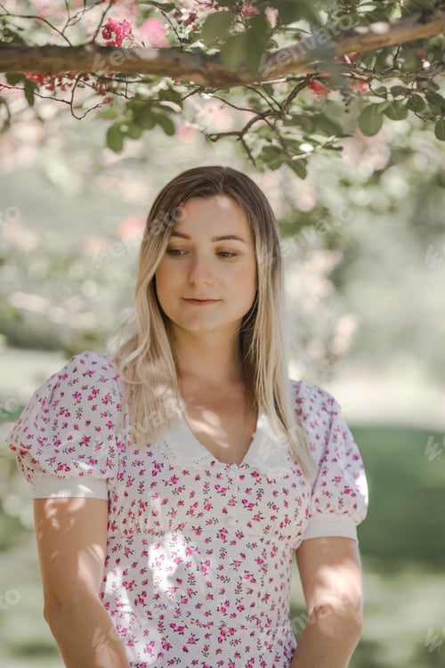 Preview: beautiful young woman portrait