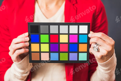 Preview: Crop woman with color board