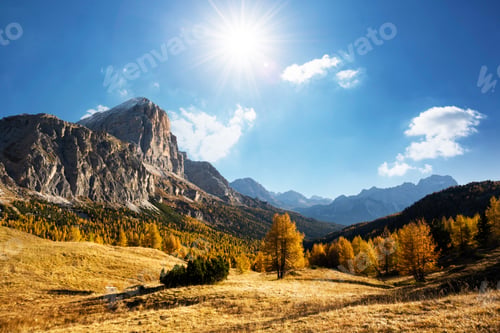 Preview: Incredible autumn view at Italian Dolomite Alps