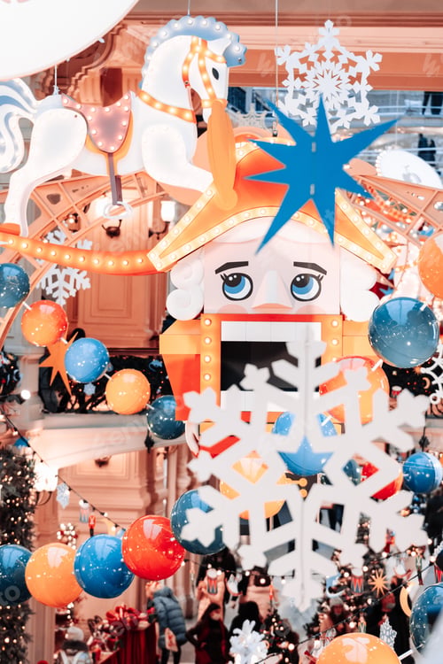 Preview: Christmas decorations and garlands in the mall. Moscow, Russia