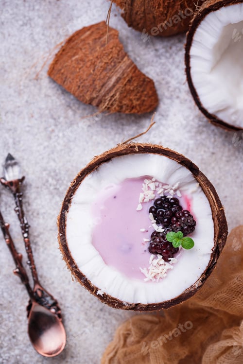 Preview: Blackberries smoothie in coconut shell
