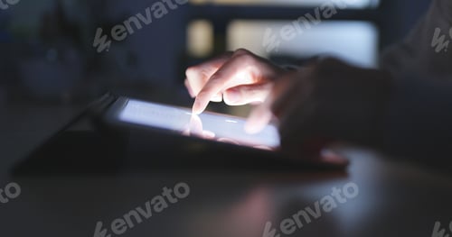 Preview: Touching on tablet computer