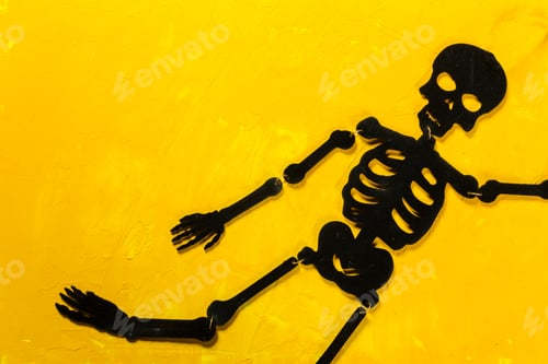 Preview: Halloween decorations on the table