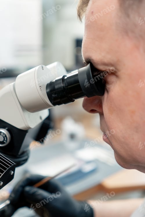 Preview: close-up professional laboratory for the production of dental prostheses veneers male specialist