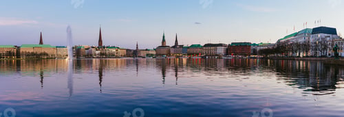 Preview: Beautiful panoramic view of Alster river and Hamburg town hall - Rathaus at spring earning evening