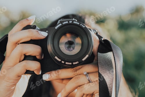 Preview: Close-up of a camera lens