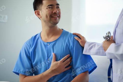 Preview: The doctor is carefully examining the patient's body to ensure the correctness of the treatment, Doc