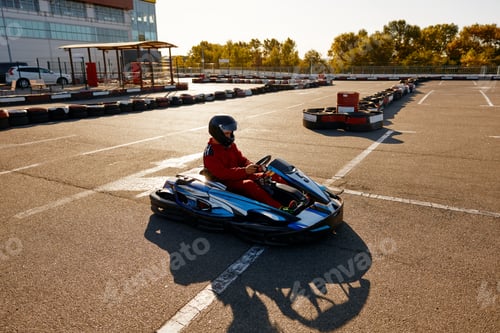 Preview: Karting pilot ready to start championship in outdoor go-karting circuit