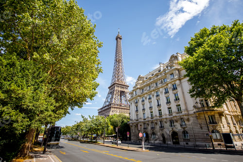 Preview: Cityscape view of Paris