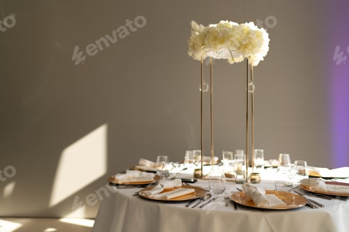 Preview: Decorated wedding table