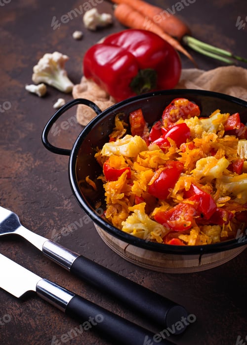 Preview: Stew vegetable in pan