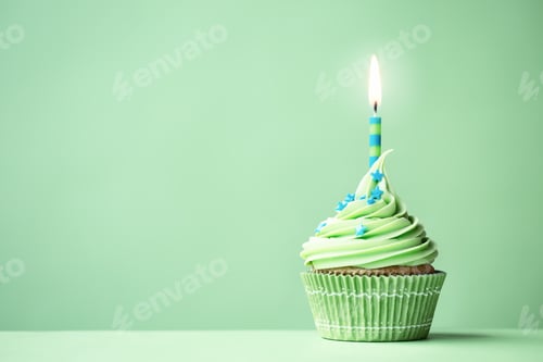 Preview: Green birthday cupcake