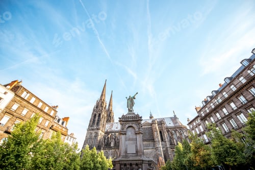 Preview: Cathedral in Clermont-Ferrand city