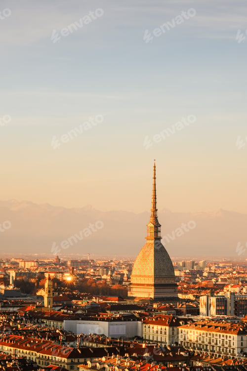 Preview: Vertical shot of the city of Turin during sunset