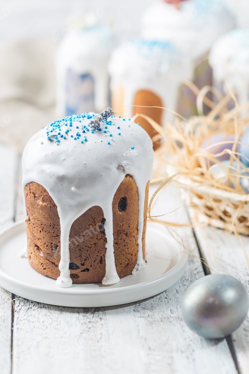 Preview: Easter table with Easter cakes