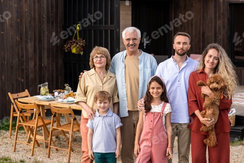 Preview: Three Generation Family