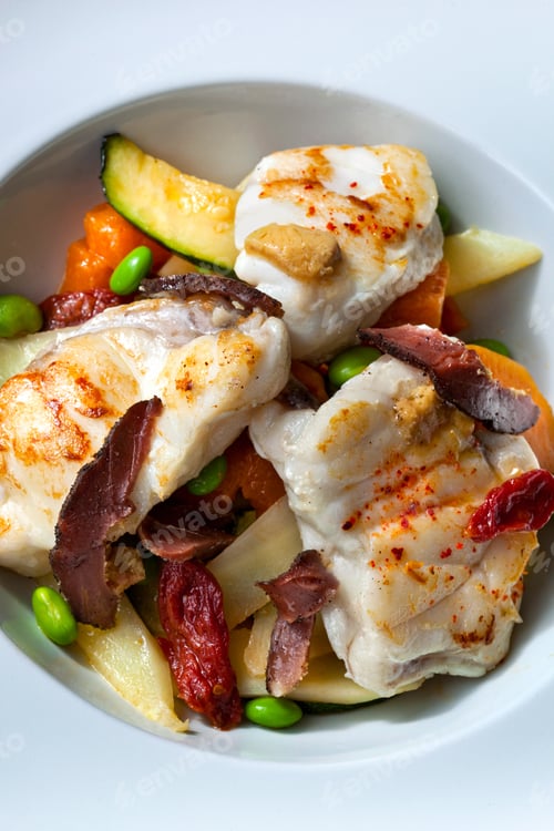 Preview: Unusual plate of meat and fish