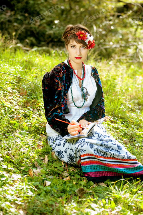 Preview: folk woman artist