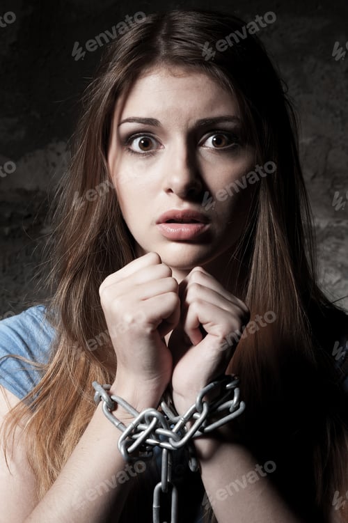 Preview: Trapped woman.