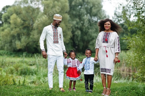 Preview: African family in traditional clothes