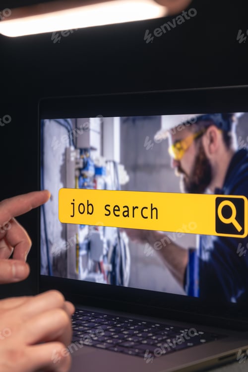 Preview: Online job search on website for worker to search for job opportunities.