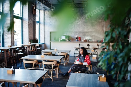 Preview: Сonfident young african american woman