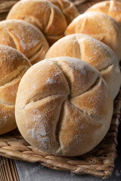 Preview: Fresh bread for breakfast.