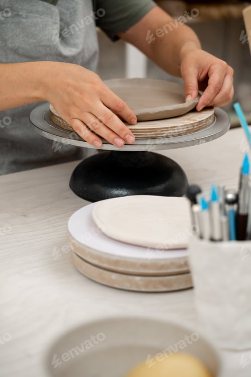 Preview: Creating ceramic forms from flat clay slabs. Hand modeling