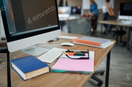 Preview: Empty workplace of IT specialist in company office