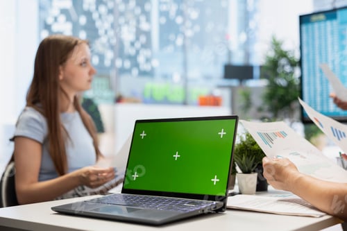 Preview: Financial advisor uses chroma key notebook to help customers