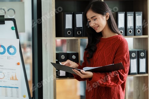 Preview: Portrait of Businesswoman at office