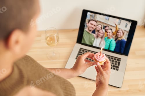 Preview: Celebrating birthday with friends via video link