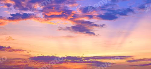 Preview: Colorful Sunrise with wispy Clouds at Golden Hour