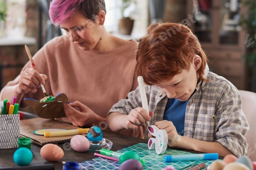 Preview: People making crafts