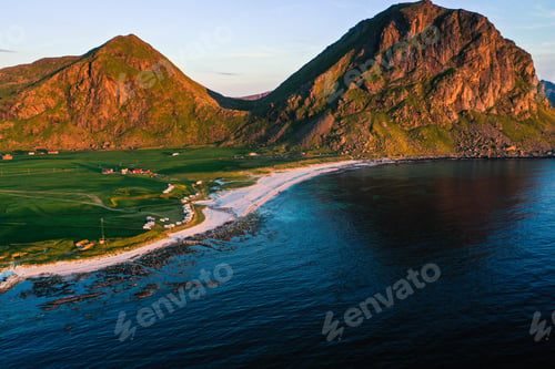 Preview: Uttakleiv beach aerial 02