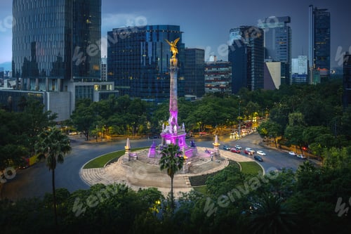 Preview: Angel of Independence and Paseo de la Reforma aerial view at night - Mexico City, Mexico