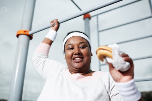 Preview: Hungry woman