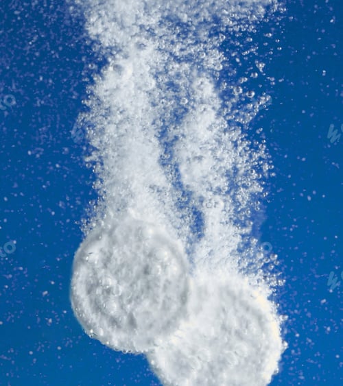Preview: Effervescent tablet dissolving in water