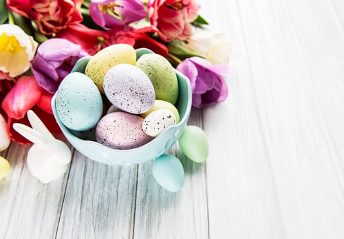 Preview: Decorative Easter eggs and tulips