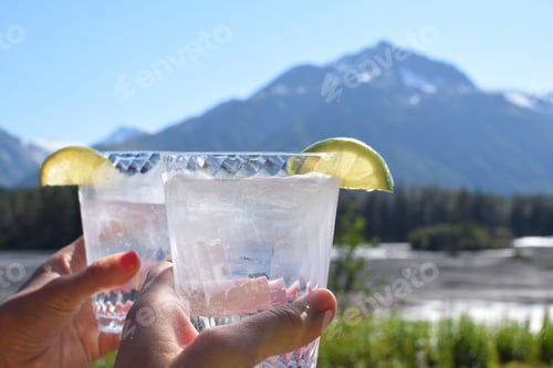 Preview: Toasting with sparkling beverages on a mountain trail