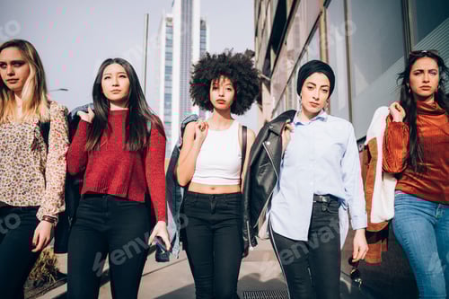 Preview: Friends walking in street, Milan, Italy
